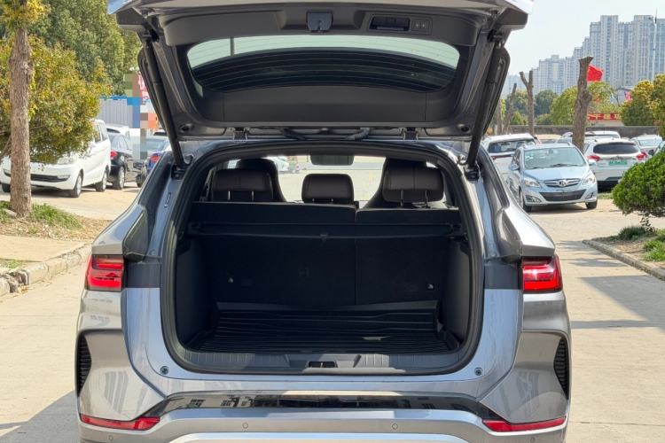 Used BYD Song PLUS New Energy 2025 DM-i 112KM Prestige Model Trunk