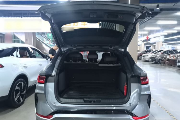 Used BYD Song PLUS New Energy 2025 DM-i 112KM Prestige Model Trunk
