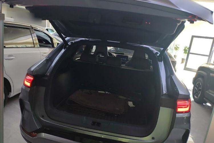 Used BYD Song PLUS New Energy 2025 DM-i Intelligent Driving 112KM Prestige Model Trunk