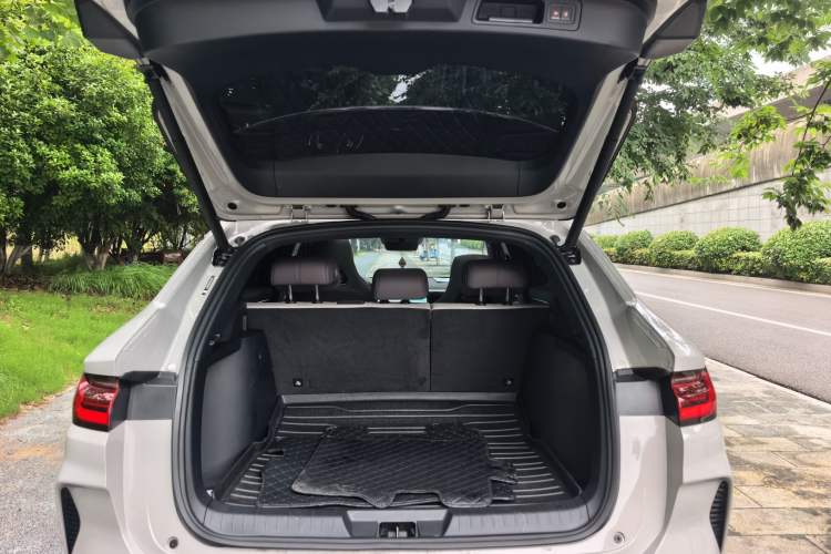 Used BYD Song PLUS New Energy 2025 DM-i Smart Drive 112KM Prestige Model Trunk