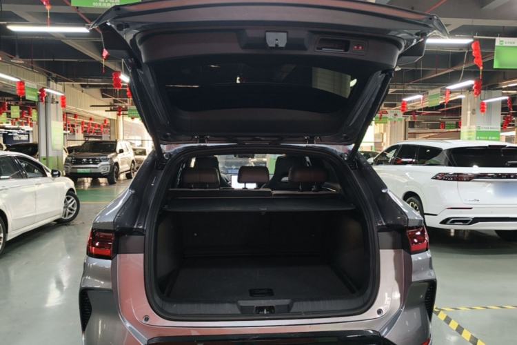 Used BYD Song PLUS New Energy 2025 DM-i 112KM Prestige Model Trunk