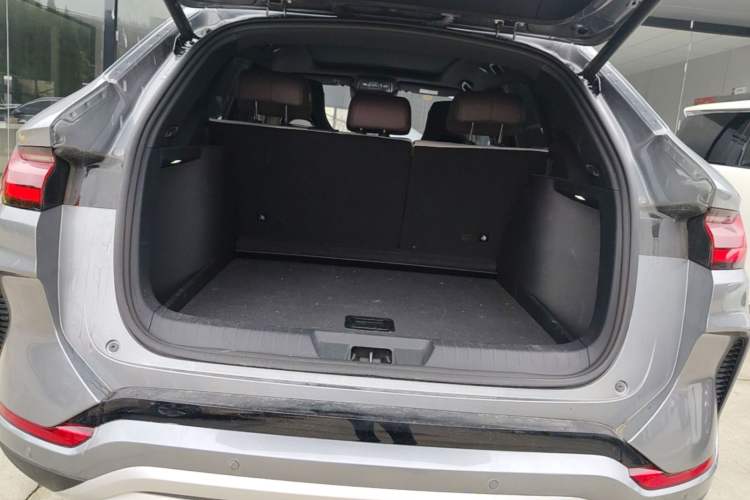 Used BYD Song PLUS New Energy 2025 EV with 605 km Range – Flagship Version Trunk