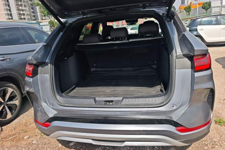 Used BYD Song PLUS New Energy 2025 DM-i 112KM Prestige Model Trunk