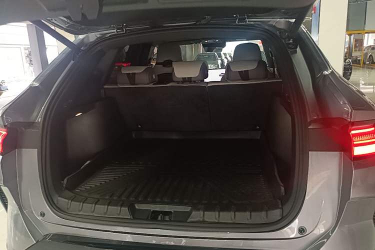 Used BYD Song PLUS New Energy 2025 DM-i 112KM Prestige Model Trunk