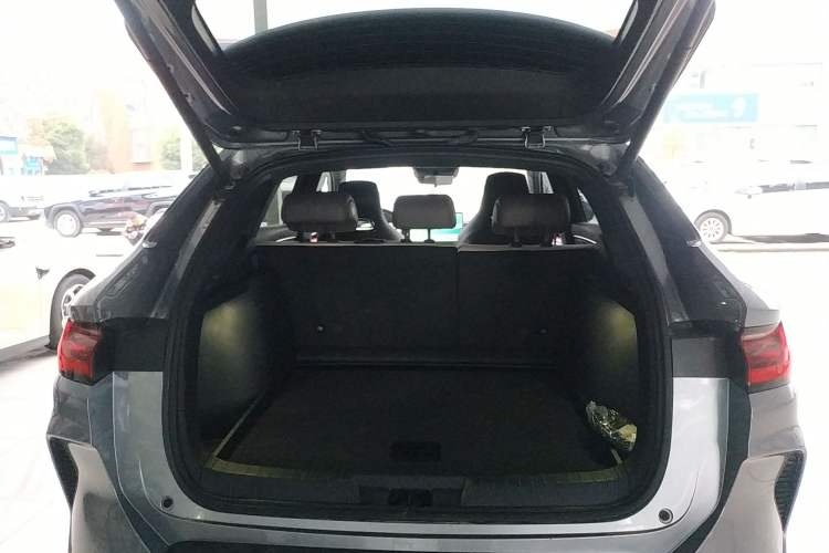 Used BYD Song PLUS New Energy 2025 EV Intelligent Driving Version 520km Premium Model Trunk