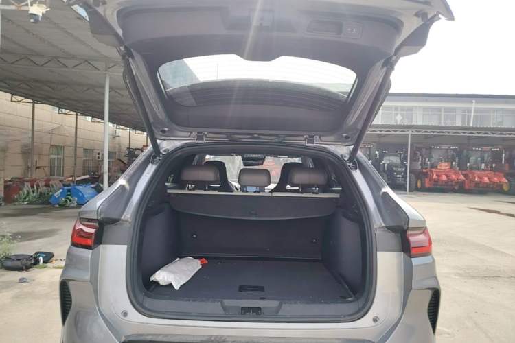 Used BYD Song PLUS New Energy 2025 DM-i 112KM Prestige Model Trunk
