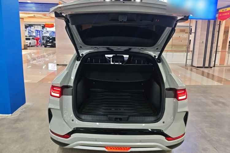 Used BYD Song PLUS New Energy 2025 DM-i 112KM Prestige Model Trunk