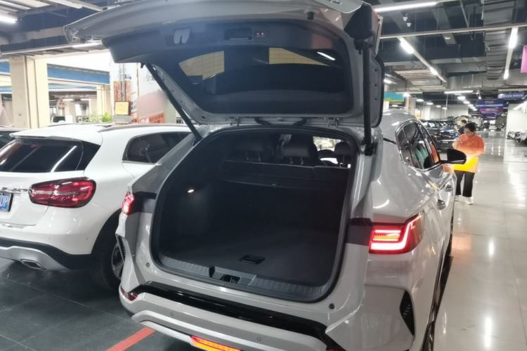 Used BYD Song PLUS New Energy 2025 DM-i 112KM Prestige Model Trunk