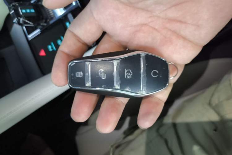 Used BYD Song PLUS New Energy 2025 EV Smart Drive Edition 605km Flagship Model Vehicle Key