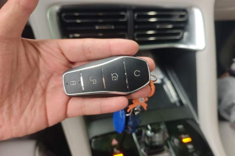 Used BYD Song PLUS New Energy 2025 DM-i 112KM Prestige Model Vehicle Key