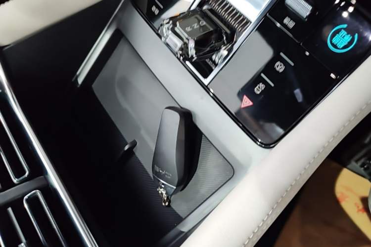 Used BYD Song PLUS New Energy 2025 EV 520km Luxury Version Vehicle Key
