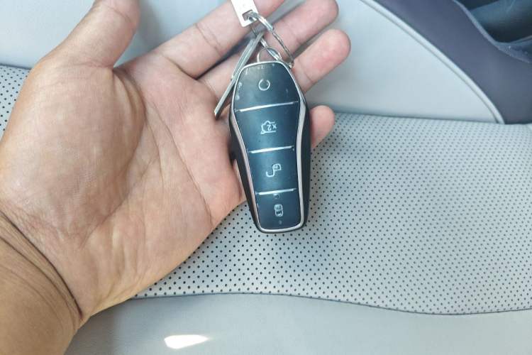 Used BYD Song PLUS New Energy 2025 DM-i 112KM Prestige Model Vehicle Key