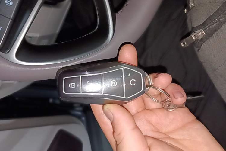 Used BYD Song PLUS New Energy 2025 EV Intelligent Driving Edition 520km Luxury Model Vehicle Key