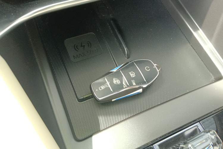 Used BYD Song PLUS New Energy 2025 DM-i 112KM Prestige Model Vehicle Key
