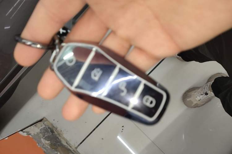 Used BYD Song PLUS New Energy 2025 DM-i Intelligent Driving 160KM Flagship Model Vehicle Key