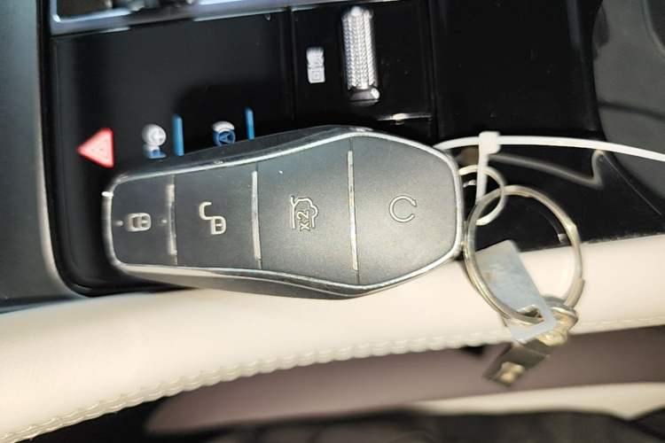 Used BYD Song PLUS New Energy 2025 EV Intelligent Driving Version 520km Premium Model Vehicle Key