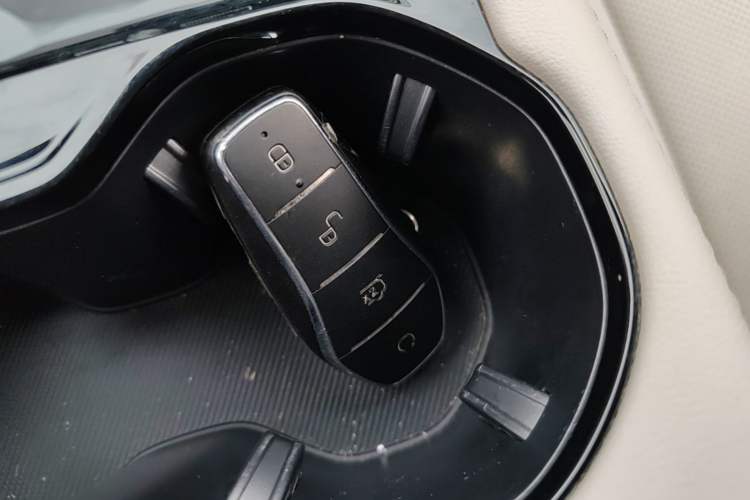 Used BYD Song PLUS New Energy 2025 EV Intelligent Driving Version 520km Premium Model Vehicle Key
