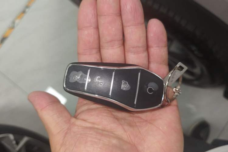 Used BYD Song PLUS New Energy 2025 DM-i 112KM Prestige Model Vehicle Key