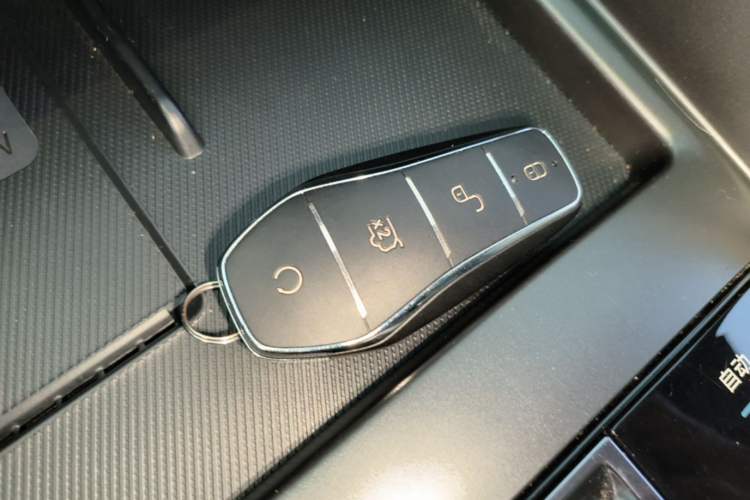 Used BYD Song PLUS New Energy 2025 DM-i 112KM Prestige Model Vehicle Key