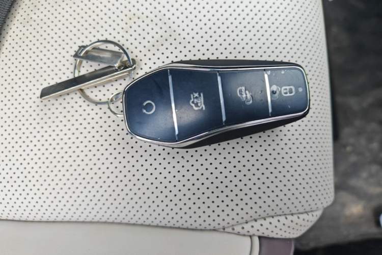 Used BYD Song PLUS New Energy 2025 DM-i 112KM Prestige Model Vehicle Key