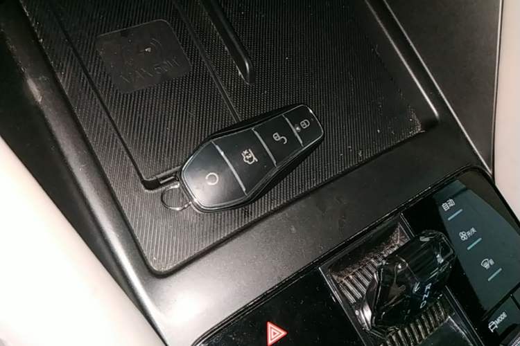 Used BYD Song PLUS New Energy 2025 DM-i Intelligent Driving 160KM Flagship Model Vehicle Key