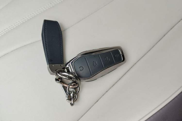 Used BYD Song PLUS New Energy 2025 DM-i 112KM Prestige Model Vehicle Key