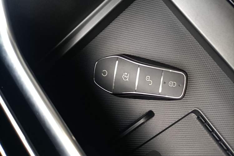 Used BYD Song PLUS New Energy 2025 DM-i 112KM Prestige Model Vehicle Key