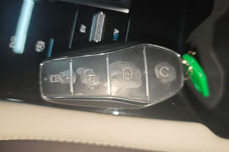 Used BYD Song PLUS New Energy 2025 DM-i Intelligent Driving 112KM Prestige Model Vehicle Key