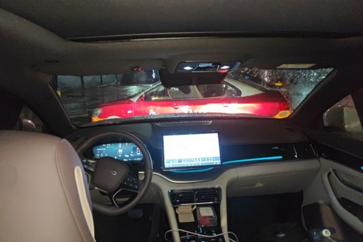 Used BYD Song PLUS New Energy 2025 DM-i Intelligent Driving 112KM Prestige Model Center Console