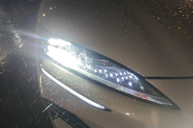 Used BYD Song PLUS New Energy 2025 DM-i Intelligent Driving 112KM Prestige Model Right Front Headlight