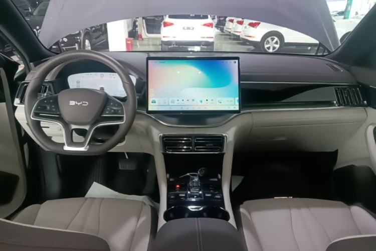 Used BYD Song PLUS New Energy 2025 DM-i 160KM Flagship Model Center Console