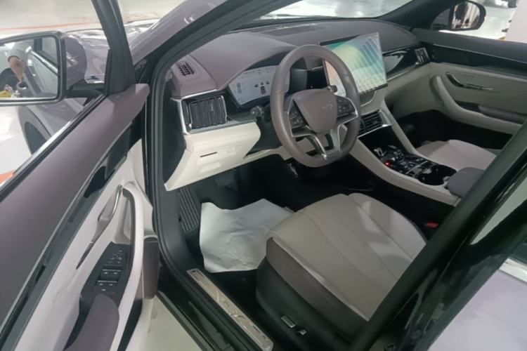 Used BYD Song PLUS New Energy 2025 DM-i 160KM Flagship Model Driver Seat