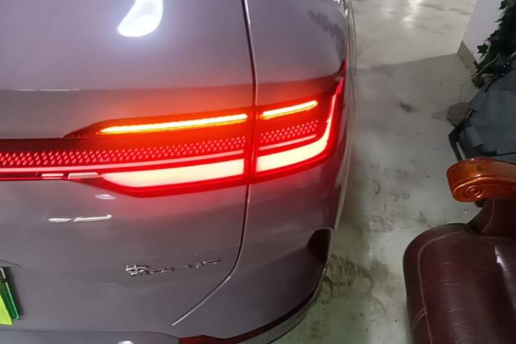 Used BYD Song PLUS New Energy 2025 DM-i 160KM Flagship Model Exterior 3