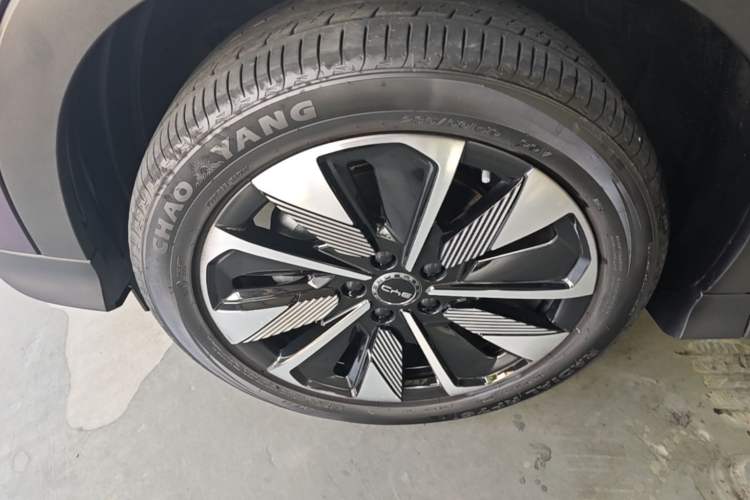 Used BYD Song PLUS New Energy 2025 DM-i Intelligent Driving 112KM Prestige Model Left Front Wheel Hub