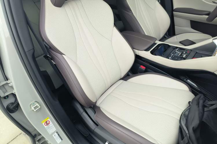 Used BYD Song PLUS New Energy 2025 DM-i Smart Drive 112KM Prestige Model Right Front Seat