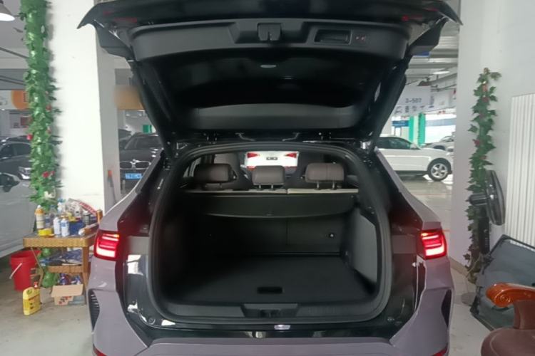 Used BYD Song PLUS New Energy 2025 DM-i 160KM Flagship Model Trunk