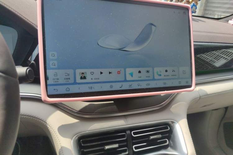 Used BYD Song PLUS New Energy 2025 DM-i Smart Drive 112KM Prestige Model Audio And AC Panel