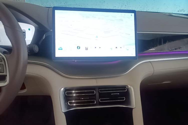 Used BYD Song PLUS New Energy 2025 DM-i 112KM Prestige Model Audio And AC Panel