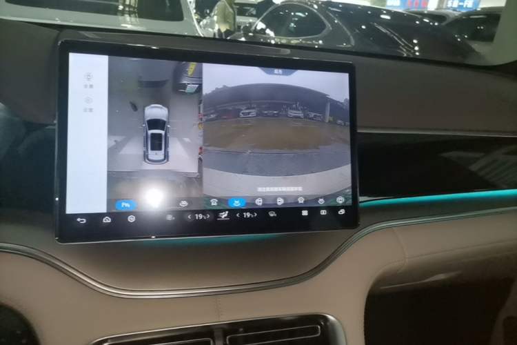 Used BYD Song PLUS New Energy 2025 DM-i 112KM Prestige Model Audio And AC Panel