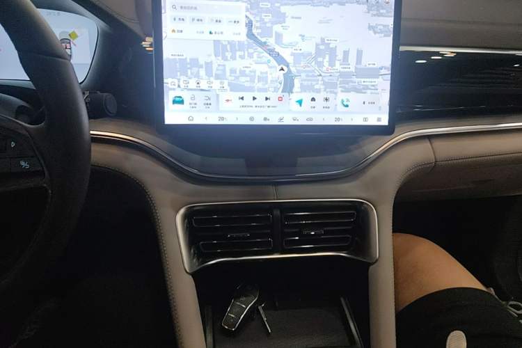 Used BYD Song PLUS New Energy 2025 EV 520km Luxury Version Audio And AC Panel