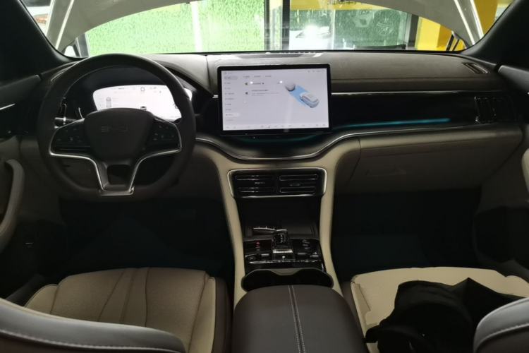 Used BYD Song PLUS New Energy 2025 EV 520km Premium Version Center Console