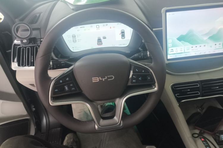 Used BYD Song PLUS New Energy 2025 DM-i 112KM Prestige Model Center Console