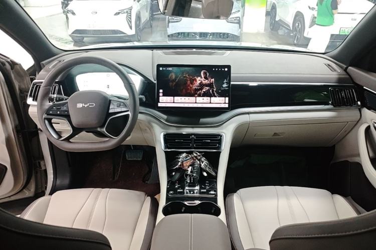 Used BYD Song PLUS New Energy 2025 EV Intelligent Driving Edition 520km Luxury Model Center Console