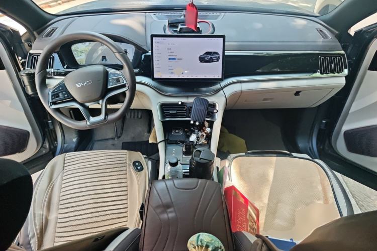 Used BYD Song PLUS New Energy 2025 DM-i 112KM Prestige Model Center Console