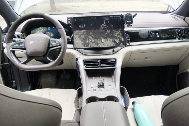 Used BYD Song PLUS New Energy 2025 EV Intelligent Driving Version 520km Premium Model Center Console
