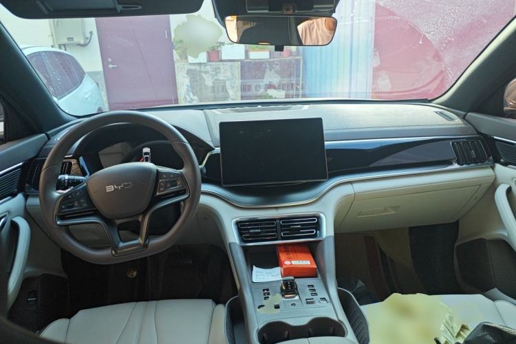 Used BYD Song PLUS New Energy 2025 EV 520km Luxury Version Center Console