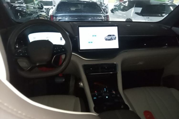Used BYD Song PLUS New Energy 2025 EV Intelligent Driving Edition 520km Luxury Model Center Console