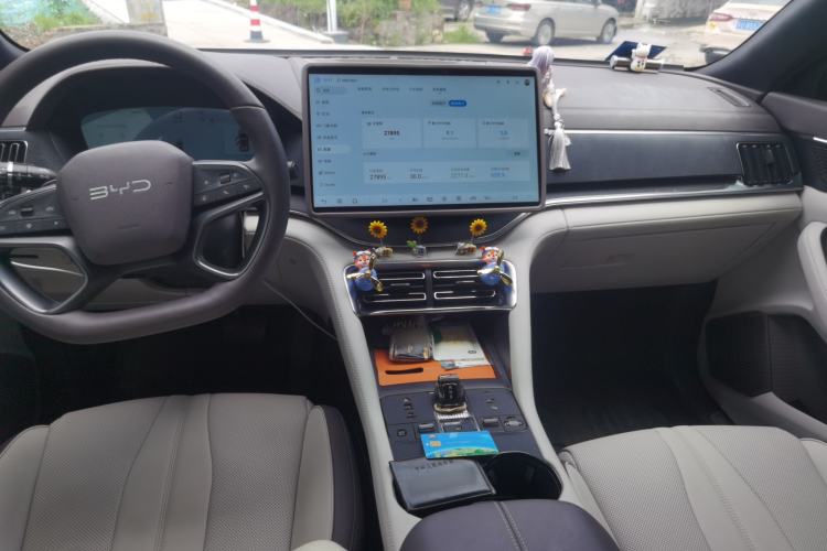 Used BYD Song PLUS New Energy 2025 DM-i Intelligent Driving 160KM Flagship Model Center Console