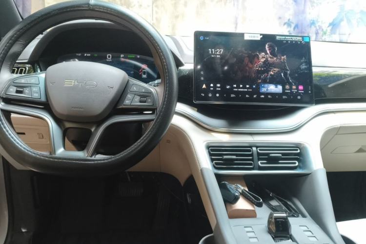Used BYD Song PLUS New Energy 2025 EV 520km Luxury Version Center Console