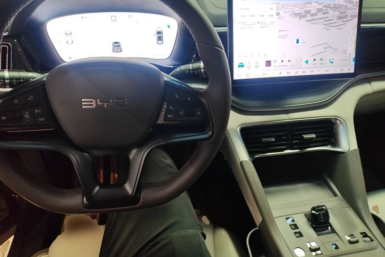 Used BYD Song PLUS New Energy 2025 EV 520km Luxury Version Center Console